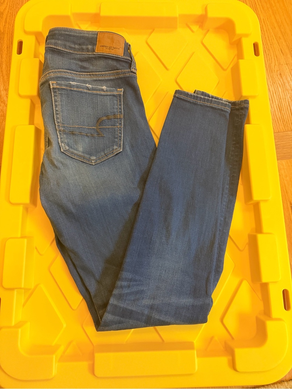 Ladies Size 4 "American Eagle Outfitters" Indigo Blue Skinny Jeans GUC
